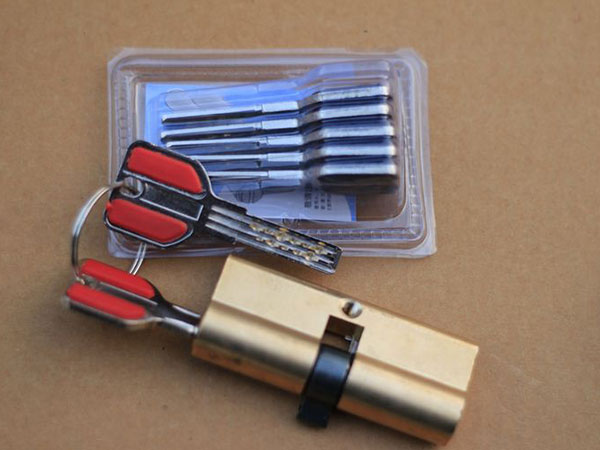 威信24小时上门开锁公司