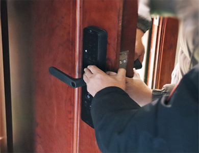 威信24小时上门开锁公司